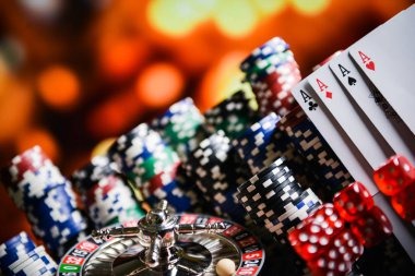 sensentoto platform interface showing slot games and live casino options
